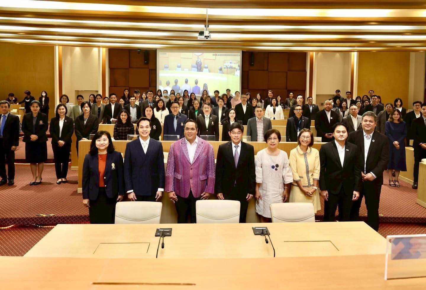 จากความสำเร็จของมหาวิทยาลัยหาดใหญ่ ที่คว้ารางวัลชนะเลิศ “รางวัลสุดยอดมหาวิทยาลัยในเอเชีย Times Higher Education Awards Asia 2024 ” ซึ่งมีเพียง 2 สถาบันจากประเทศไทยที่ได้รับรางวัลนี้