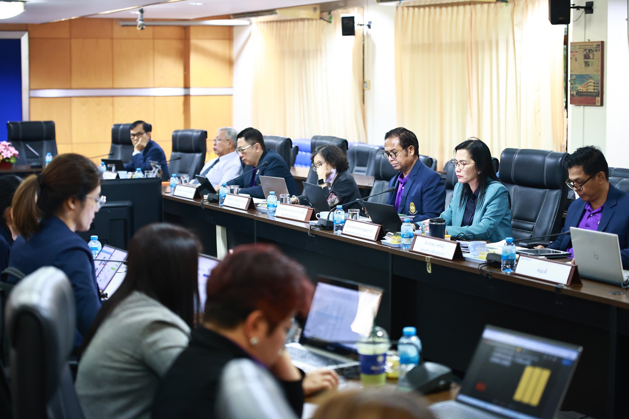 คณะผู้บริหาร คณบดี ผู้อำนวยการ ศูนย์/สำนัก เข้าประชุมการรายงานผลการดำเนินงาน รายไตรมาสที่ 4/2567