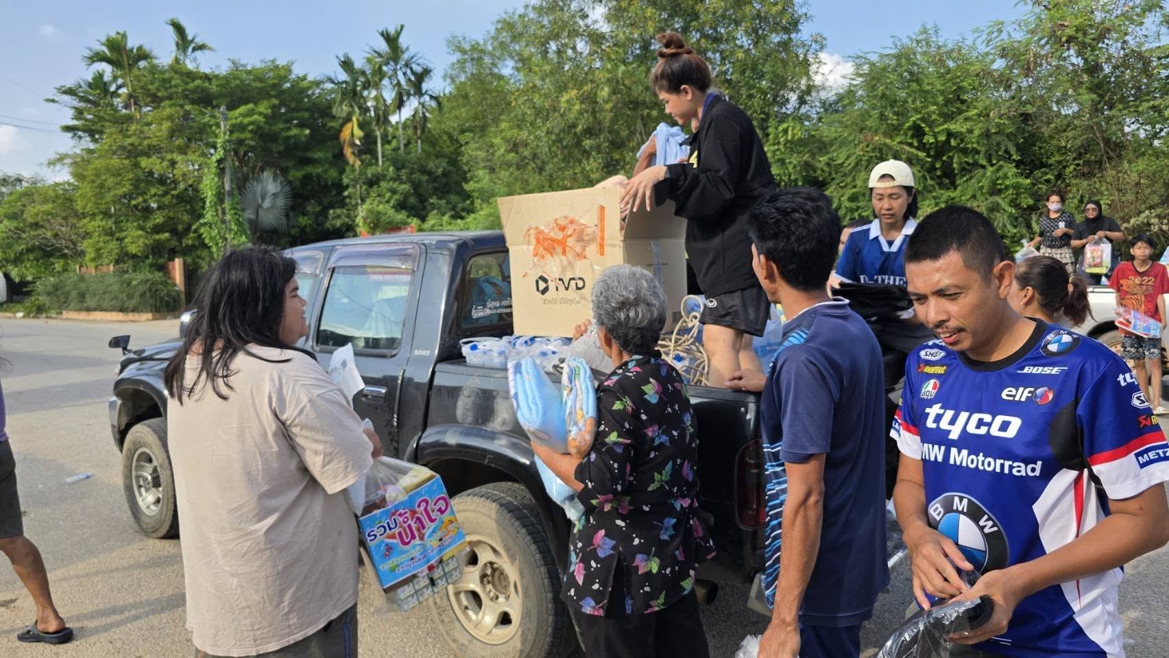 มหาวิทยาลัยหาดใหญ่ลงพื้นที่มอบสิ่งของช่วยเหลือให้กับผู้ประสบภัยในพื้นที่ ชุมชนคลองหวะ ชุมชนจันทร์วิโรจน์