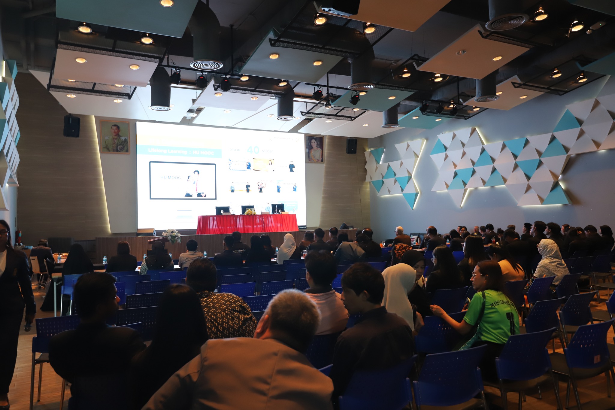 โครงการผู้บริหารพบนักศึกษา ระดับบัณฑิตศึกษา ครั้งที่ 23 ประจำปีการศึกษา 2568 วันเสาร์ที่ 31 มกราคม 2569 ณ ห้องประชุม Blue Ocean Hall อาคารคณะบริหารธุรกิจ