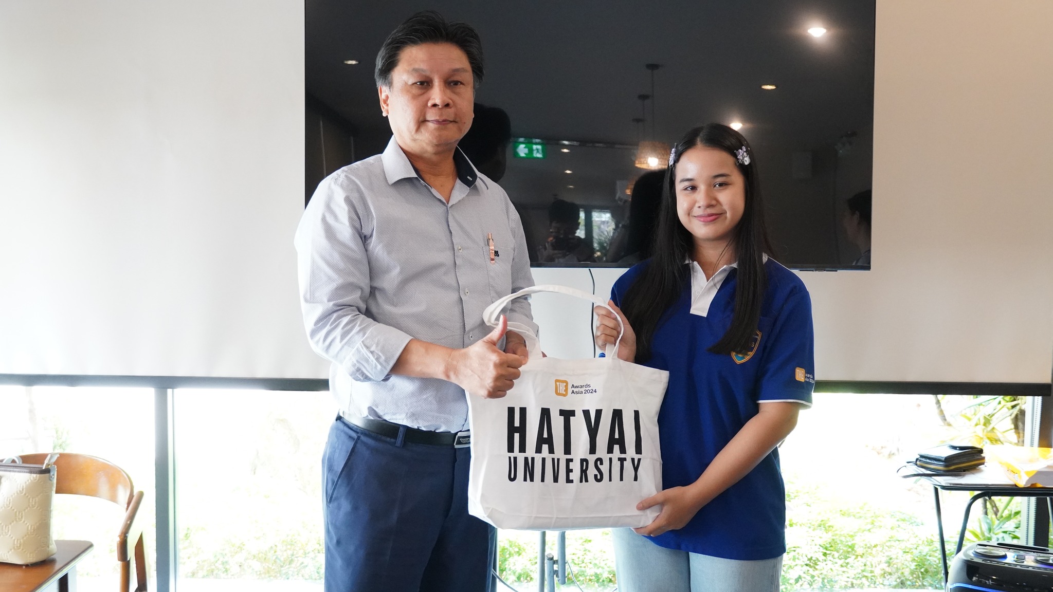 Hatyai U Influencer Meet & Connect กิจกรรม Show & Share ร่วมแลกเปลี่ยนความคิดเห็นกับ Influencer รุ่นพี่ หัวข้อ เทคนิคการสร้างผู้ติดตามและการสร้าง Engagement อย่างยั่งยืน โดย คุณแพรวา จากช่อง TIKTOK “แพวา”