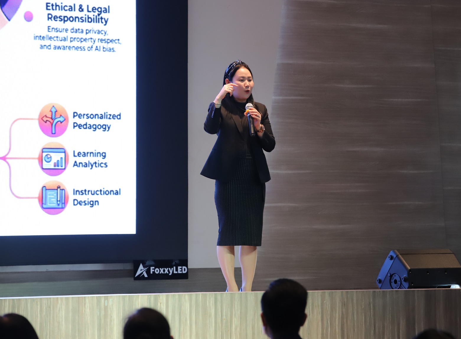 ประมวลภาพบรรยากาศ การประชุมหาดใหญ่วิชาการระดับชาติและนานาชาติ ครั้งที่ 17 บรรยายพิเศษ เรื่อง “การพัฒนาอุดมศึกษาไทย สู่ Smart University”